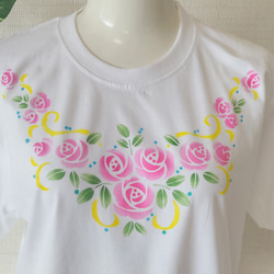 バラの型染め半袖Tシャツ 3枚目の画像