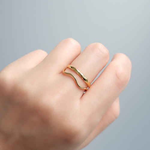 つけっぱなしOK＊極細ウェーブリング サージカルステンレス 316L 金属