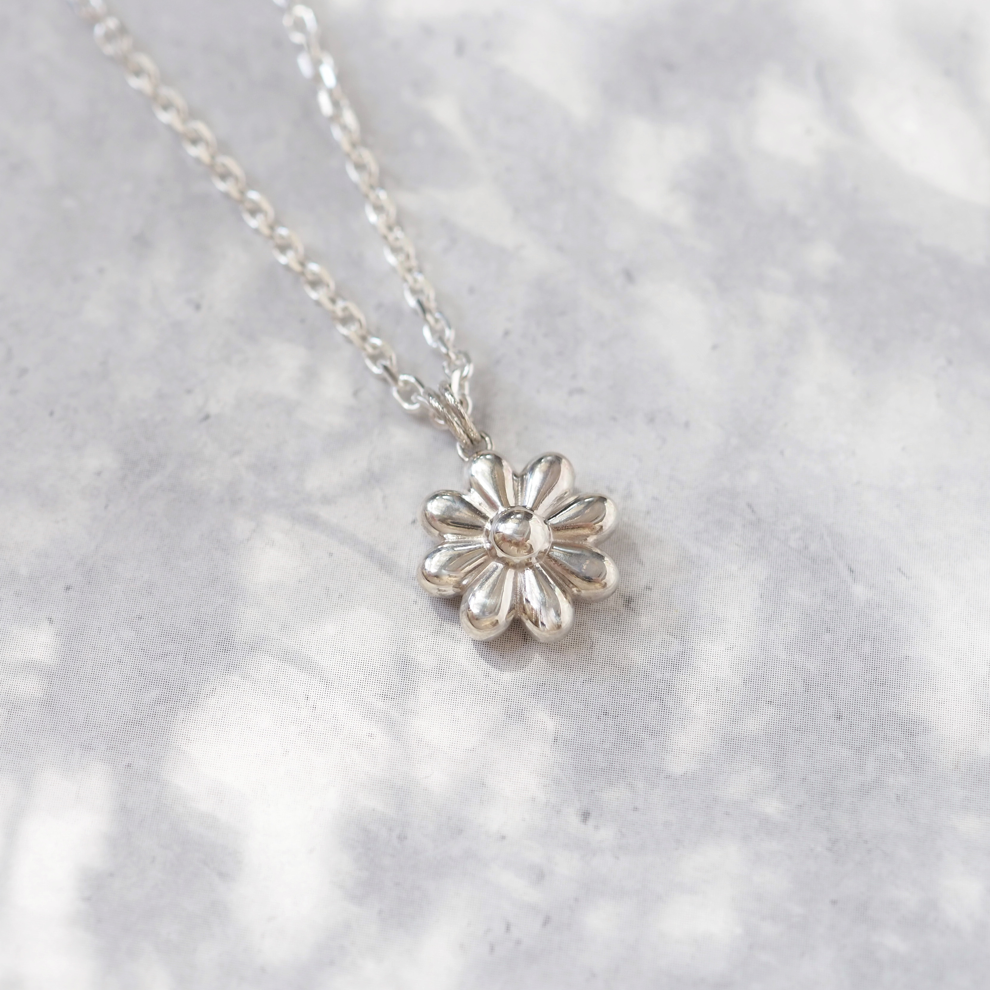 フラワーネックレス S