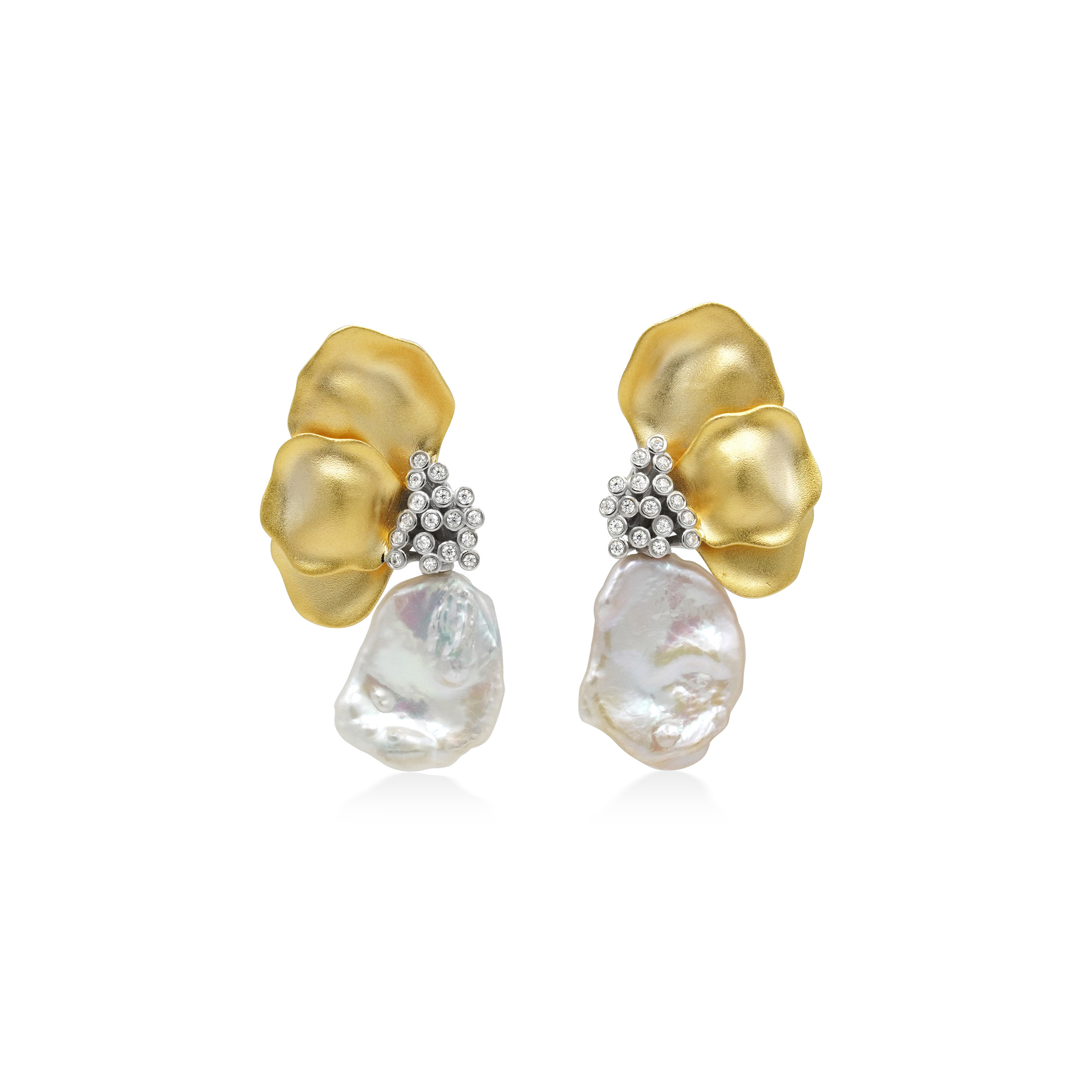 フローラルピアス E89H24411-W（4週間発送）