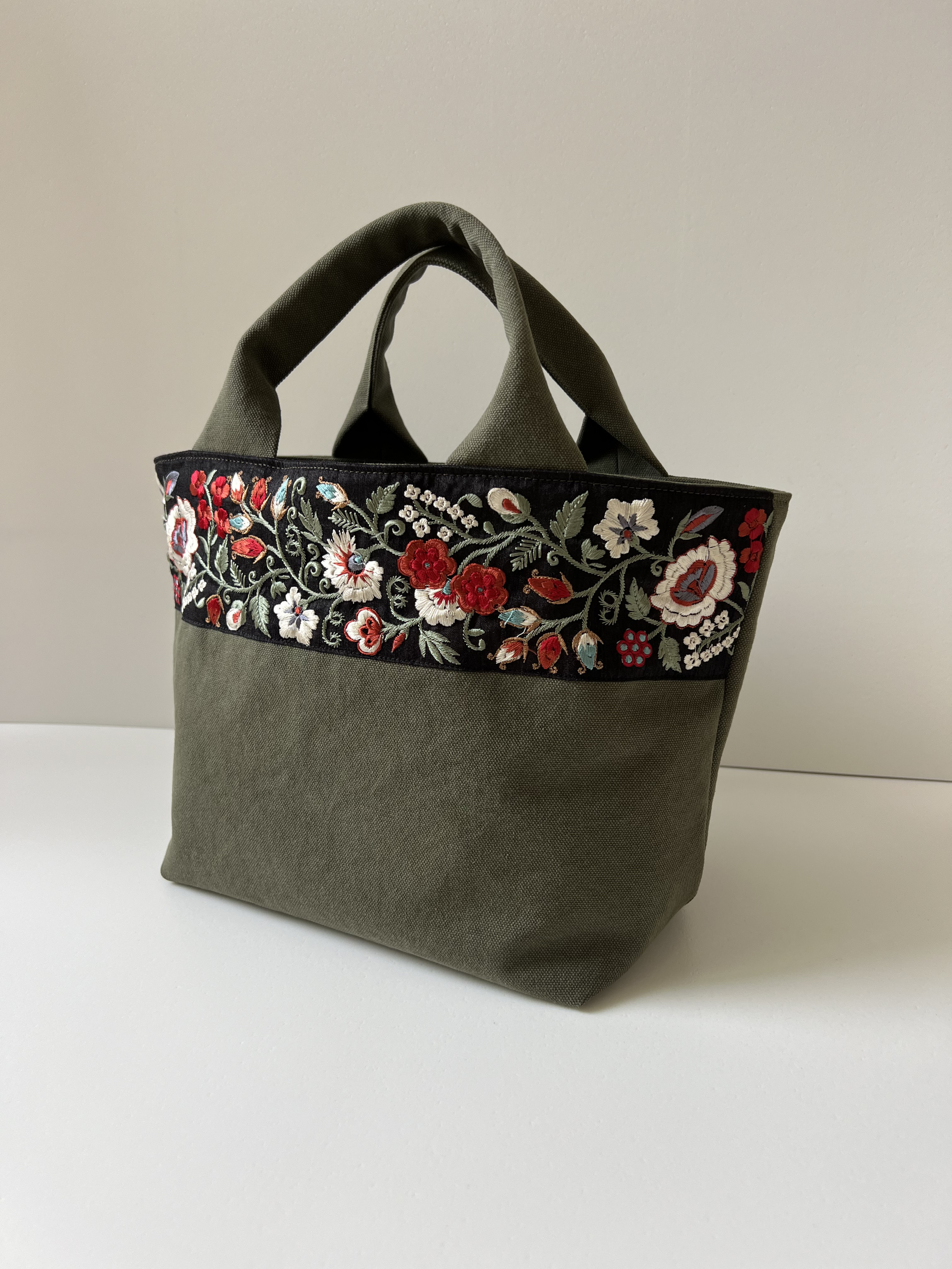 新色◇インド刺繍リボンとクッタリ帆布のトートバッグ◇elegant