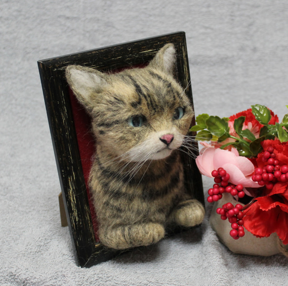 ノリさま専用 羊毛フェル トオーダー 額飾り 「リアルで可愛いネコちゃん」猫 キジトラ プレゼント ぬいぐるみ 2枚目の画像