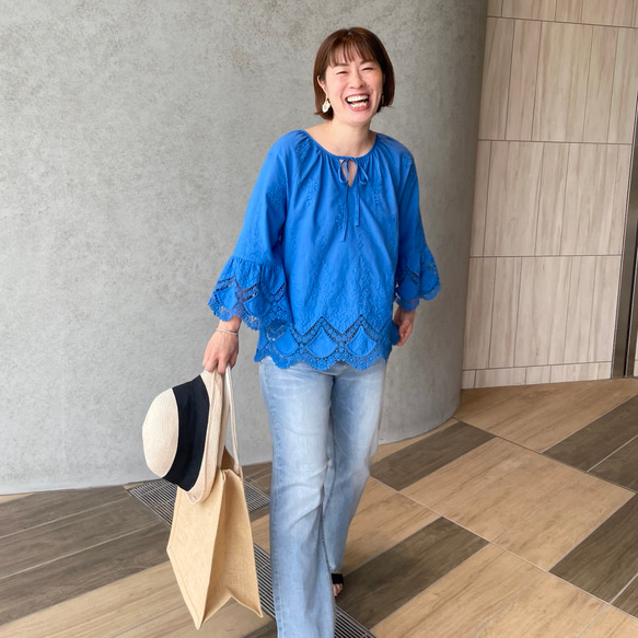 M~XXL【ロイヤルブルー】超ゆったり レース刺繍コットン2wayブラウス【フリー/ワイド】KMC-734 496828 3枚目の画像
