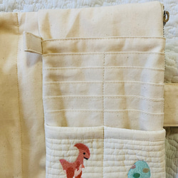 Mサイズ　ハピリーダイナソー　母子手帳ケース　カードポケット12ポケ　ヌビ　刺繍　 B6 ポケットタオルプレゼント　 12枚目の画像