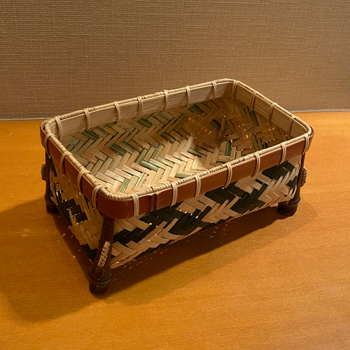 見せる収納に大活躍！ 足付き竹小物入れ (ダークグリーン) フリー