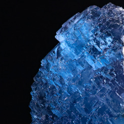 ウルトラ美ブルー 超幾何学的造形 天然 フローライト ヤオガンシャン鉱山産 88g 天然石 結晶 鉱物 標本 1枚目の画像