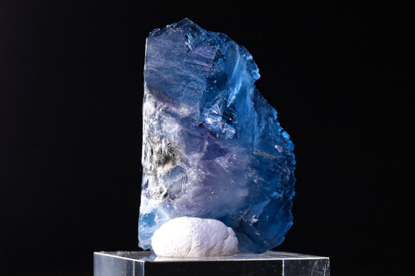 ウルトラ美ブルー 超幾何学的造形 天然 フローライト ヤオガンシャン鉱山産 88g 天然石 結晶 鉱物 標本 6枚目の画像