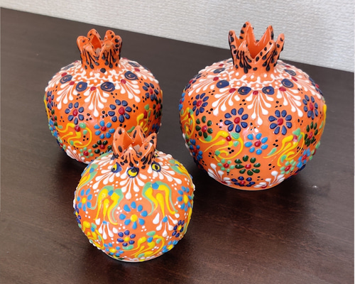 トルコ　ハンドメイド磁器　ザクロ置物 トルコハンドメイド磁器ザクロ置物