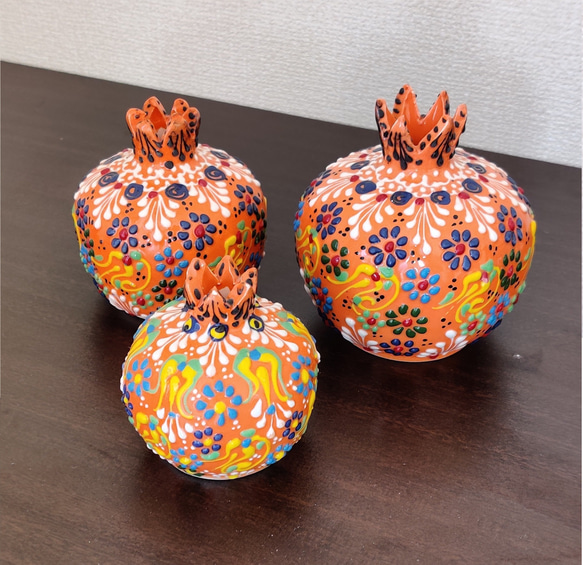 トルコ　ハンドメイド磁器　ザクロ置物 トルコハンドメイド磁器ザクロ置物