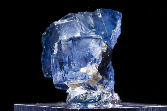 ミラクル美ブルー 天然 フローライト 超幾何学的キュービック クラスター ヤオガンシャン鉱山産 27g 鉱物 標本 7枚目の画像
