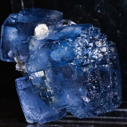 ミラクル美ブルー 天然 フローライト 超幾何学的キュービック クラスター ヤオガンシャン鉱山産 27g 鉱物 標本 10枚目の画像