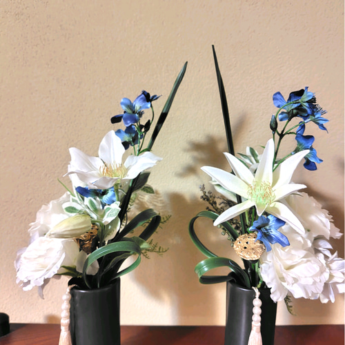 お供え花　仏花　造花アレンジ　クレマチス、アネモネ お供え花仏花造花アレンジクレマチス、アネモネ