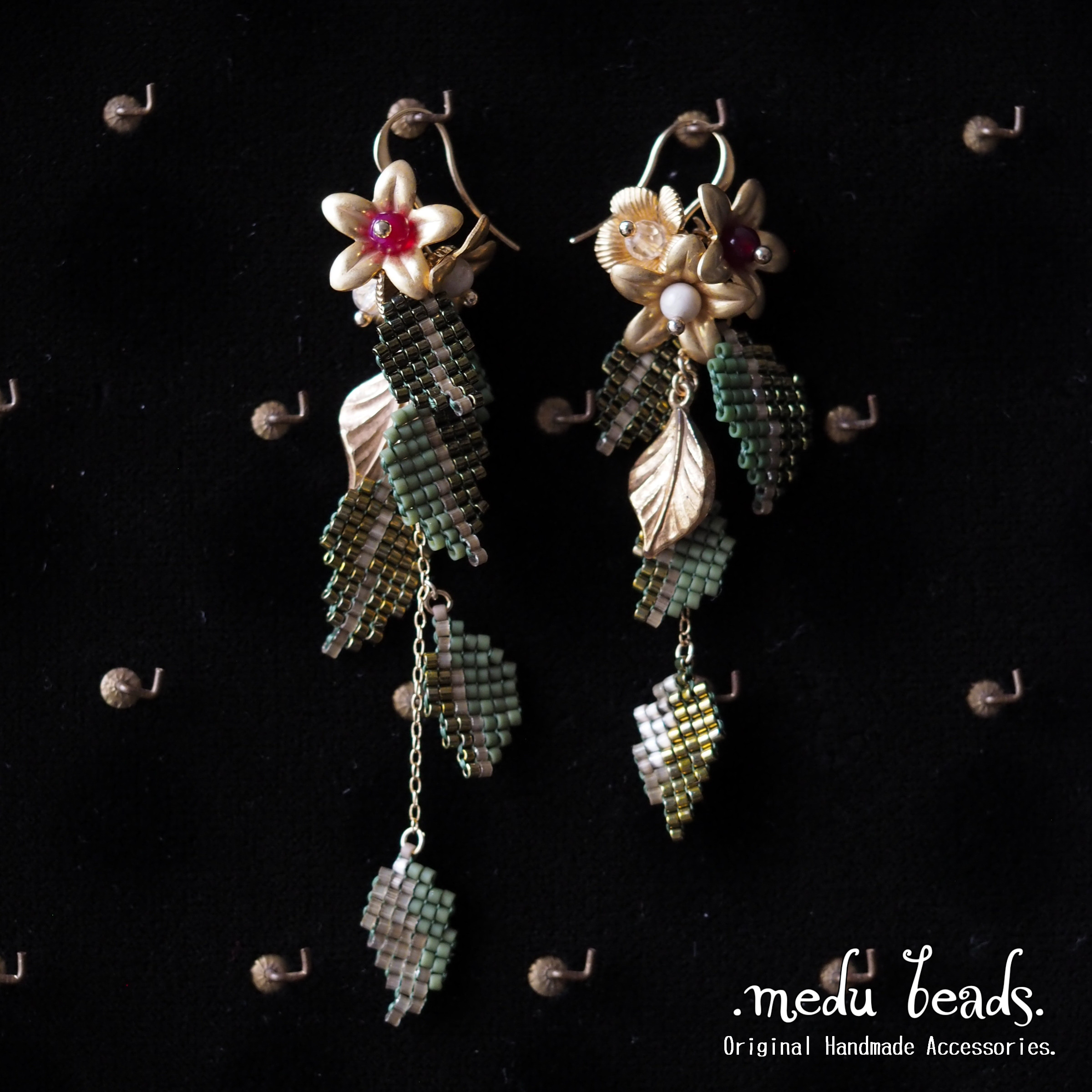 ～ゆらゆら葉っぱとお花の耳飾り～