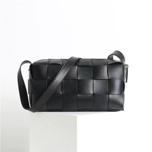 POMTATA★牛革　アバカ編みバッグ　ショルダーバッグ　グレージュ 本革編みバッグ 高級感ショルダーバッグ頭層牛革手編み