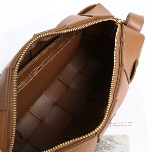 新品 手編み牛革ショルダトートバッグ 濃茶色 受注製作】手編み牛革ショルダトートバッグしっかりとした