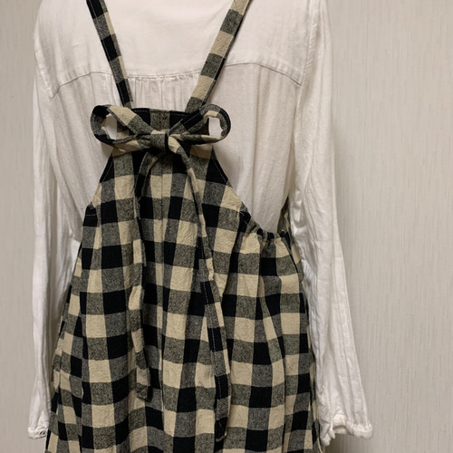 リネン エプロンワンピース チェック大きい柄 生成り×黒 柄の大きさ2.5