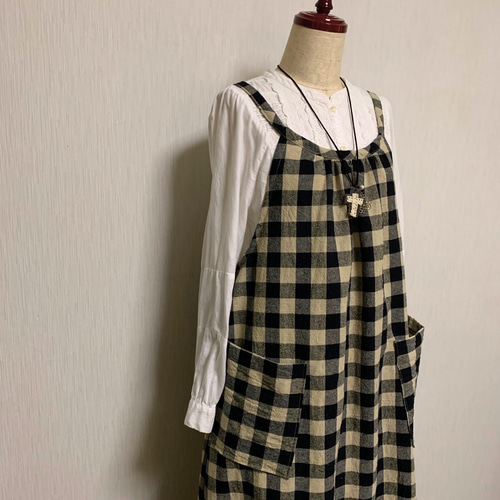 リネン エプロンワンピース チェック大きい柄 生成り×黒 柄の大きさ2.5