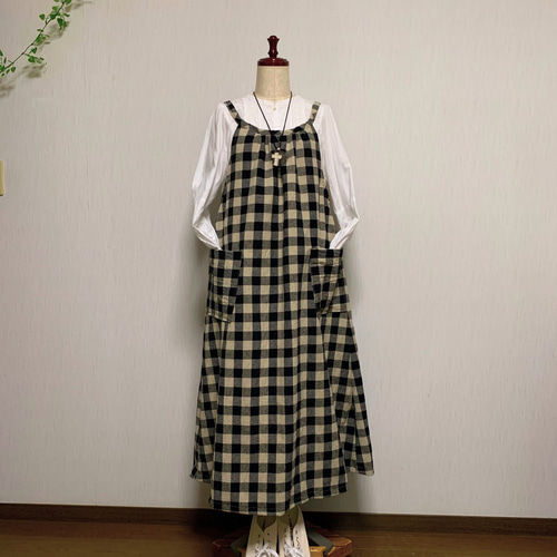リネン エプロンワンピース チェック大きい柄 生成り×黒 柄の大きさ2.5