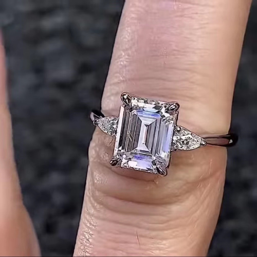 newデザイン】エメラルド モアサナイト ダイヤ リング K18WG 指輪  