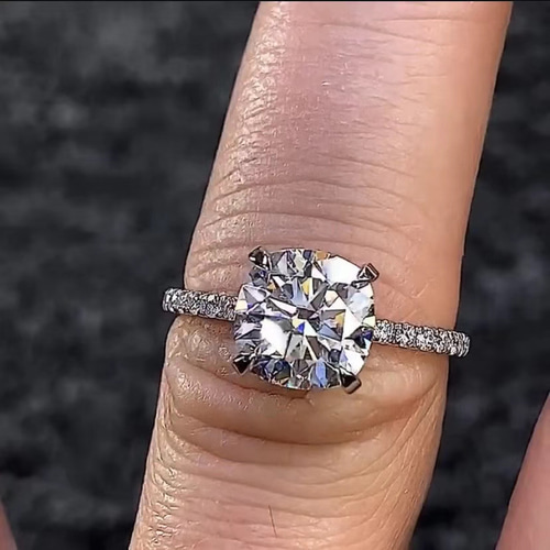 newデザイン】輝くクッションカット モアサナイト ダイヤリング K18WG