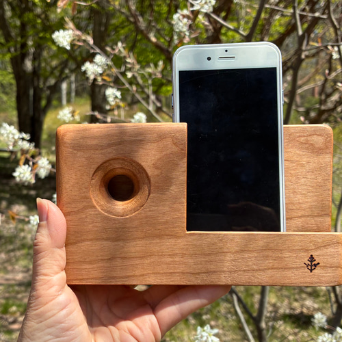 映像と音楽を楽しむ木製スマホスピーカー アウルfree チェリー スマホ
