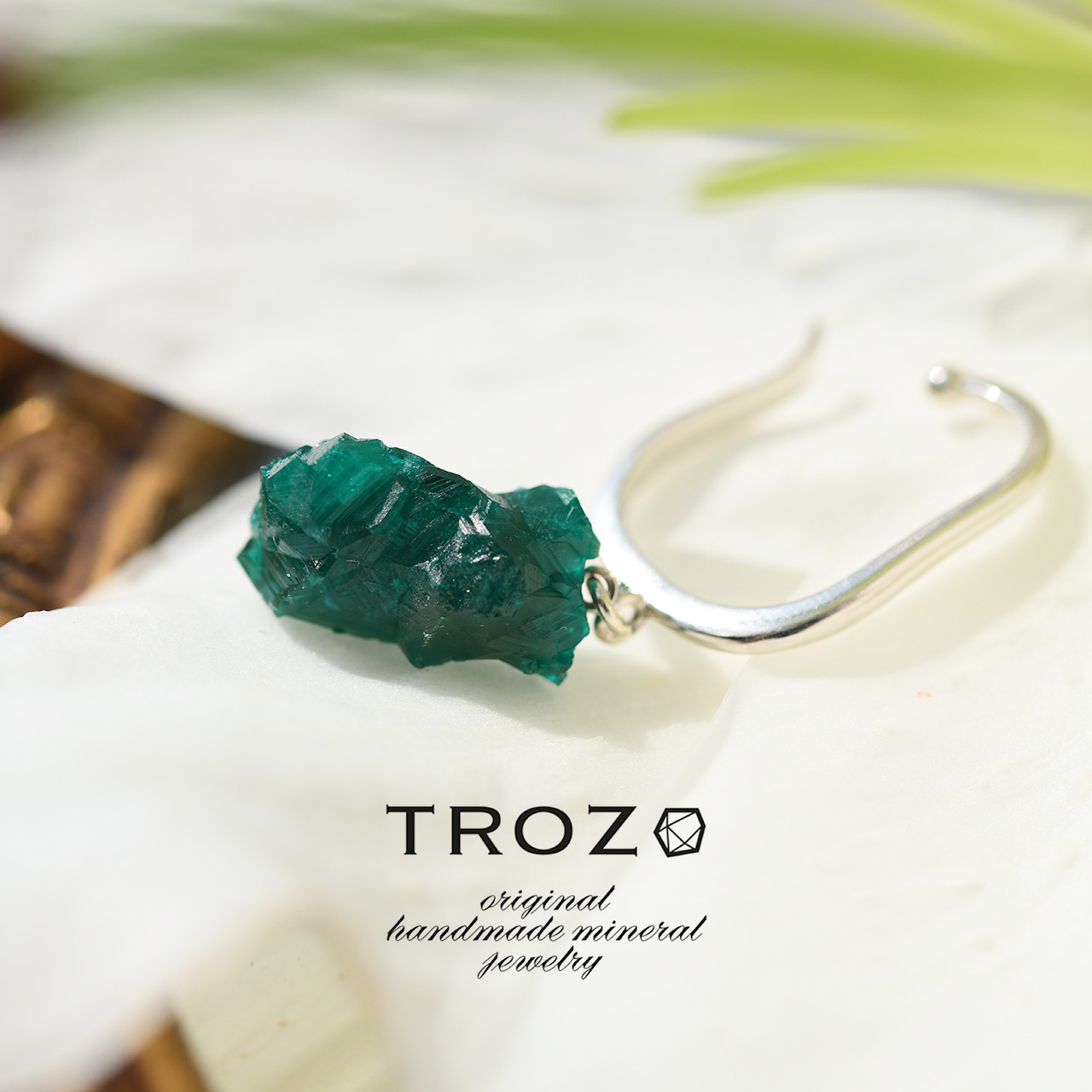 【020 Fairy Tale Collection】 ダイオプテーズ 鉱物原石 イヤーカフ 天然石 アクセサリー