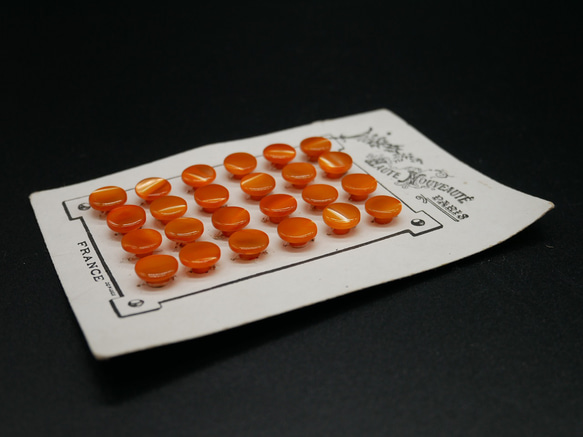 フランスアンティークマザーオブパールボタンシート (オレンジ） 7枚目の画像