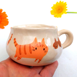 猫の集会に参加したい！イラスト・マグカップ２５０ｍｌ　楽しいネコの陶器　在庫１点 2枚目の画像