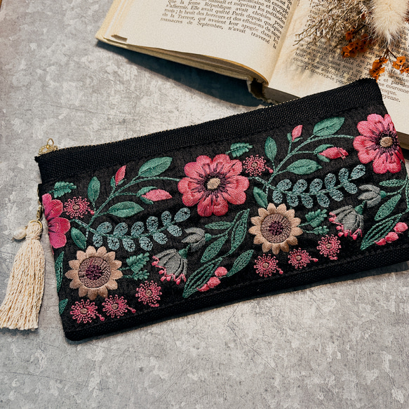 新作！▪️インド刺繍リボンのお財布ポーチ▪️ハンドメイド・やりくりポーチ・財布・長財布・母の日 1枚目の画像