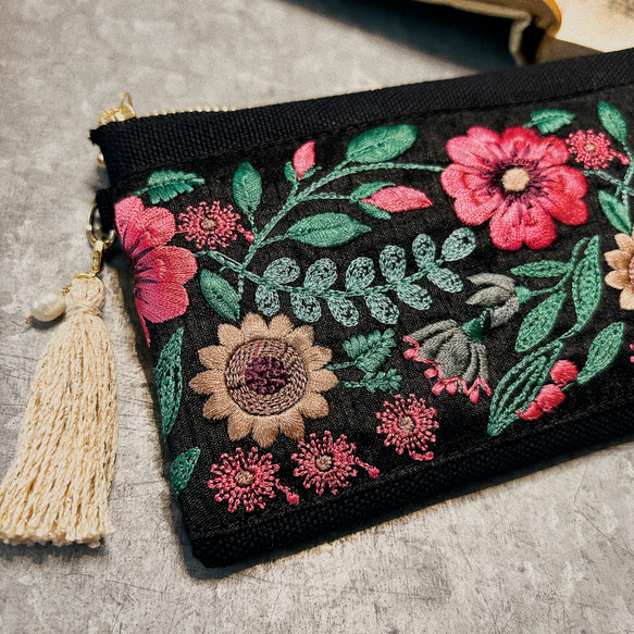 新作！▪️インド刺繍リボンのお財布ポーチ▪️ハンドメイド・やりくりポーチ・財布・長財布・母の日 2枚目の画像