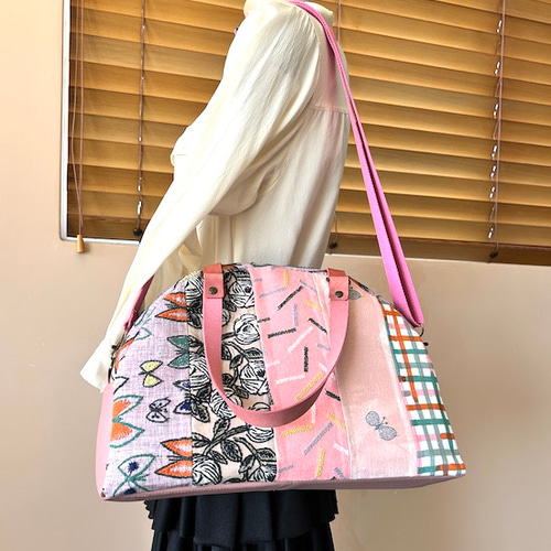 Creema限定、ミナペルホネンのSky flowerのピンクとパッチ半円ボストン