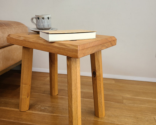 分厚い一枚板のアンティークテイスト・ミニテーブル　囲碁盤　サイドテーブル　古道具 分厚い一枚板のアンティークテイスト・ミニテーブル 囲碁盤 サイド