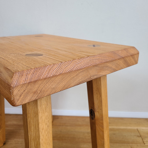 1点のみ】厚み4センチ贅沢な一枚板スツール タモ 八角脚 ミニテーブル