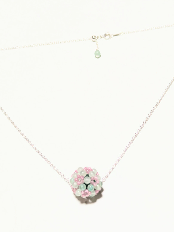 アベンチュリン（インド翡翠）とピンクトルマリンの花編みネックレス　sv925スライドチェーン 2枚目の画像