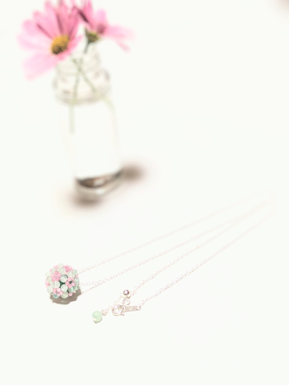 アベンチュリン（インド翡翠）とピンクトルマリンの花編みネックレス　sv925スライドチェーン 3枚目の画像