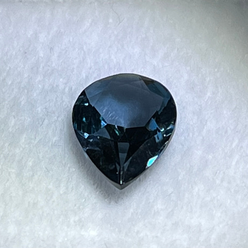 最高級ロンドンブルートパーズのティアドロップルース ロンドンブルートパーズ ルース ドロップ 宝石クォリティ 原石 天然石
