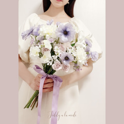 ラベンダーとホワイトの韓国風ブーケ　ウエディングブーケ＆ブートニア（造花）アーティフィシャルフラワー 4枚目の画像