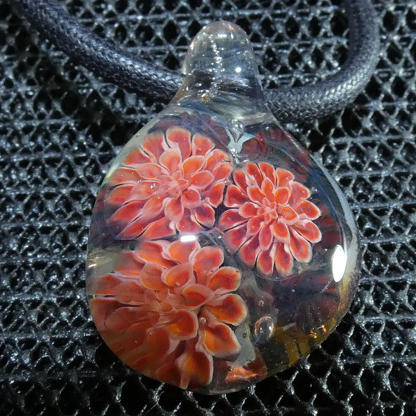 ダリア　ＮＯ.1（ガラス、とんぼ玉、花、一点物、ネックレス）