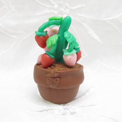 ❀いちごちゃん❀ストロベリー♥♪苺の鉢植え☆.:*・゜♪ その他置物