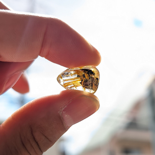 強烈なパワーを放射するルース】一点物 レインボー太陽放射ルチル