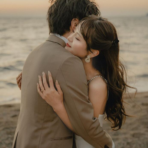 送料無料！シンプルスレンダーウェディングドレス 柔らかいクレープ  