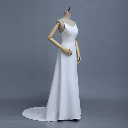 送料無料！シンプルスレンダーウェディングドレス 柔らかいクレープ  