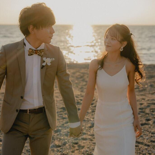 送料無料！シンプルスレンダーウェディングドレス 柔らかいクレープ  