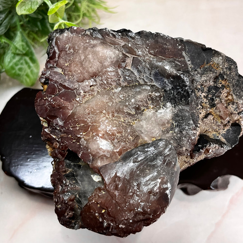 【最強の守護石】観音水晶　モリオン　黒水晶　ラフストーン　台座付き 最強の守護石】観音水晶モリオン黒水晶ラフストーン台座付き