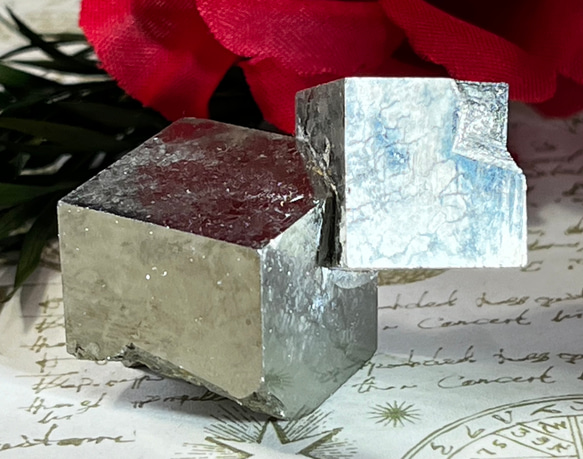 【怨念払い】パイライト　結晶　原石　ラフストーン　キューブ 2枚目の画像