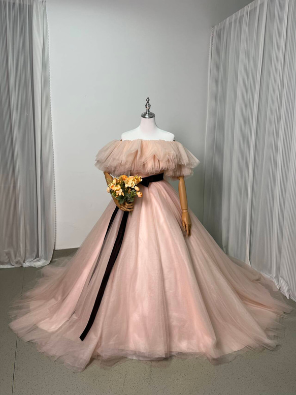 送料無料！ウェディングドレス ピンク 取り外しオフショルダー
