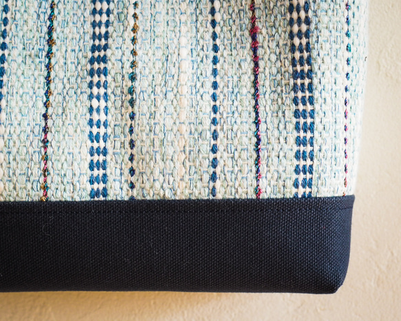 ミックスツイード調手織り布のポシェット（空色） 4枚目の画像