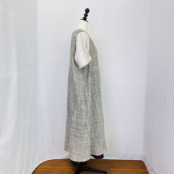【遠州織物】ジャンパースカート うすで 逆スラブ ストライプ 白黒 オーガニックコットン ノースリーブワンピース 3枚目の画像