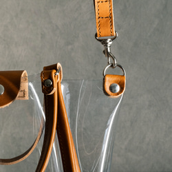 真皮和透明手拿包 2way 迷你包透明骨架 [透明/駝色] 第16張的照片