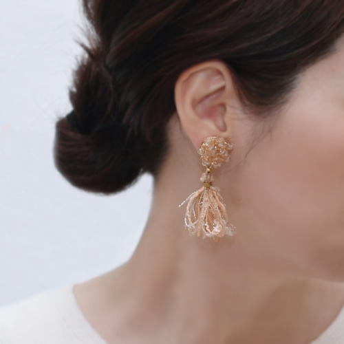 数量限定」ビーズタッセルピアス・イヤリング/珊瑚 ピアス（スタッド